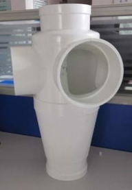  识别图中带有S形字母的白颜色管件是什么？