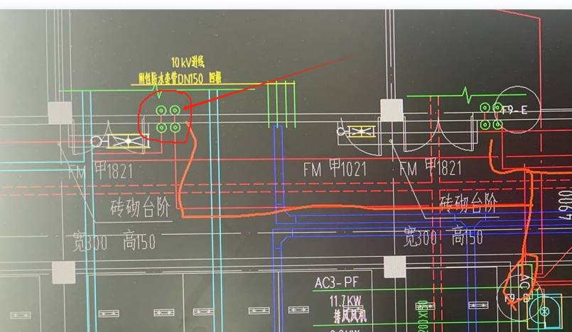  求助：能解释下图中车库图纸上的圆圈标记代表什么吗？